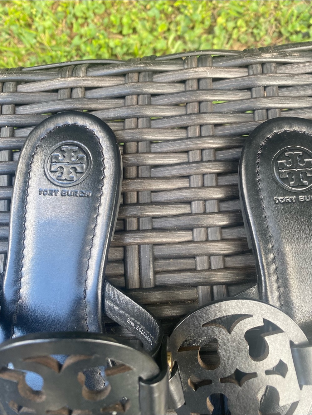 TORY BURCH SZ 8.5 black sandal - Picture 4 of 9